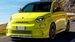 Abarth 500e — это небольшой электрический спортивный автомобиль, созданный на основе Fiat 500e