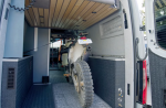 Baja Basecamp — это идеальный автокемпер для перевозки мотоциклов, сочетающий в себе роскошь и функциональность