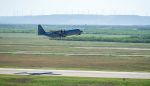 C-130J Super Hercules совершил исторический первый полет с внешними топливными баками под крыльями