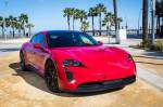 Porsche Sevilla представляет Taycan GTS и ослепляет мобильным центром Porsche в Санлукаре