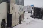 Автобус столкнулся с грузовиком в ХМАО, есть пострадавшие