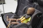 Автокресло Mercedes-Benz сделает детей безопаснее