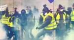 Беспорядки в Париже: эксперт рассказал об ошибках Макрона