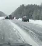 Массовое ДТП с участием автобуса и грузовика произошло под Екатеринбургом
