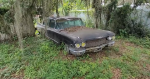 Мужчина нашел во дворе редкие лимузины Cadillac Fleetwood. Стоит ли их спасать?