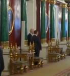 На Госсовете губернаторы встали в очередь к елкам с просьбами россиян