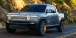 Наблюдайте, как электрический грузовик Rivian R1T поворачивает на 360 градусов