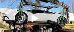 Нелицензированный водитель берет Aston Martin отца на радость и быстро разбивает его