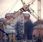 Под Минском на стройке рабочего убило упавшей деталью башенного крана