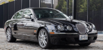 Подержанный автомобиль по выгодной цене: Jaguar S-Type R с двигателем V8 и наддувом