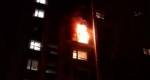 Пожар охватил квартиру в доме на севере Москвы