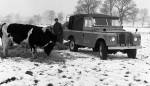 Проверьте эти удивительные фотографии Land Rover, помогая людям делать великие дела