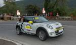 Раздетый MINI Cooper SE дебютирует в гонках на румынском этапе Hillclimb