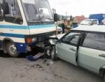 Шесть человек пострадали в ДТП с двумя автобусами и легковушкой в Крыму