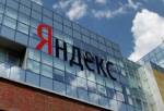 Сотрудники компании «Яндекс» представили свой первый смартфон
