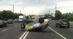 В центре в Минске перевернулось такси с пассажирами