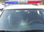 В Минске пьяный водитель разбил ногами лобовое стекло машины ГАИ