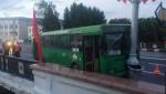 В Витебске пьяный водитель автобуса врезался в световую мачту