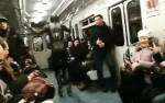 Видео: "Человек-паук" в метро Петербурга показал новые трюки