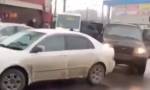 Видео: трое мужчин похитили девушку из дома на глазах ее родственников