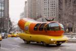 Вы могли бы заплатить, чтобы водить Wienermobile по всей стране