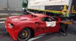 Застрявшая Росса блокирует движение: Ferrari 488 проскальзывает под грузовик