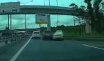 "Жму на газ и никого не вижу": авария на МКАДе с участием такиста попала на видео
